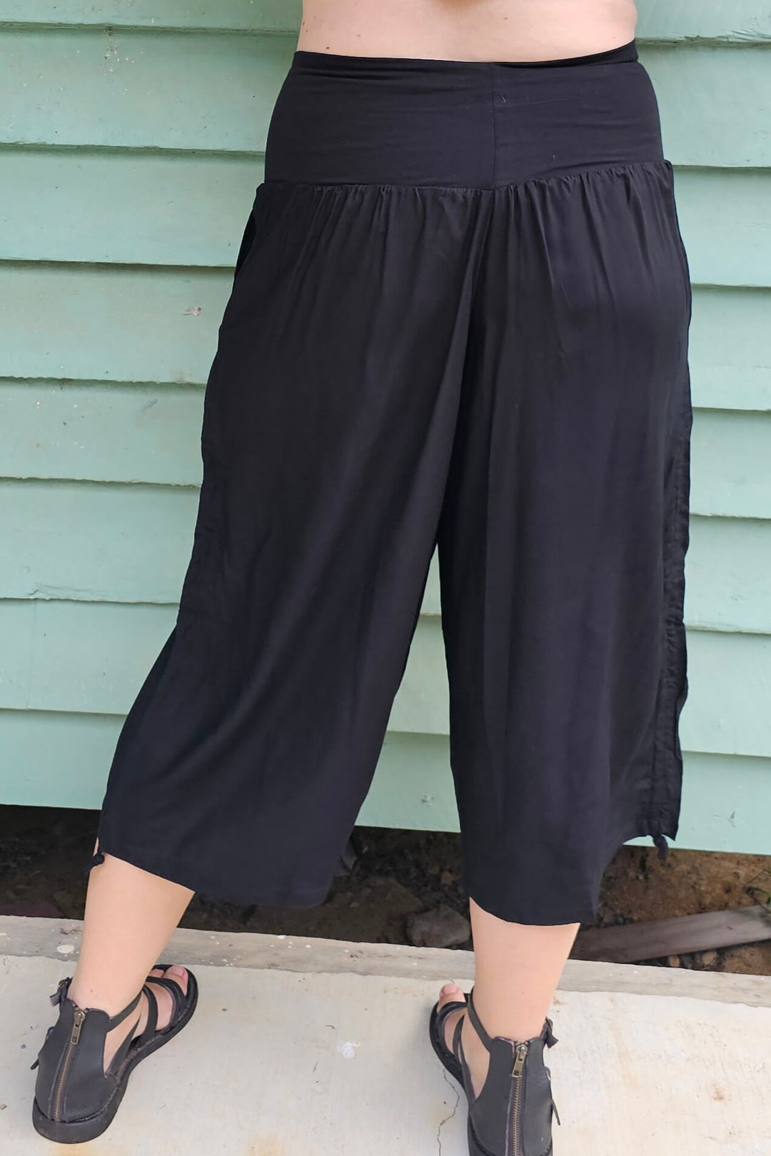 3/4 Black tummy shaper pants