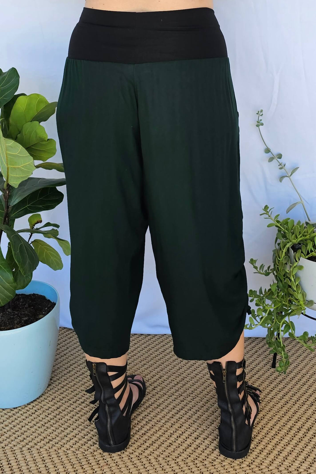 3/4 Moody Green Tummy Shaper Pants
